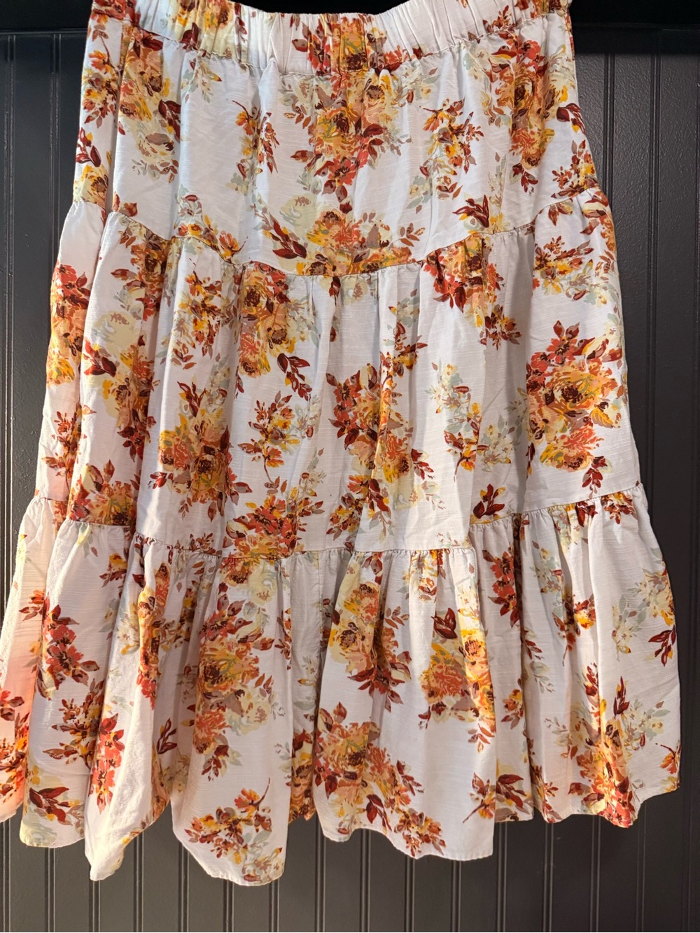 LC Lauren Conrad White Floral Tiered Midi Skirt